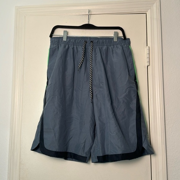 Nike Men's Size Large 11" Beacon Volley Swim Trunk Shorts Green Gray - Picture 2 of 7